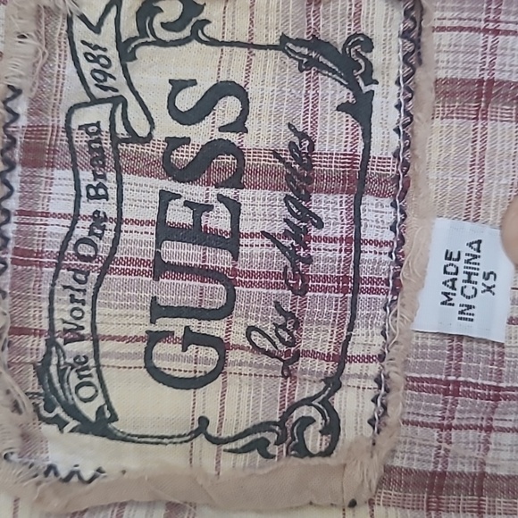 Guess Blouse size XS Sleeveless - Picture 3 of 3